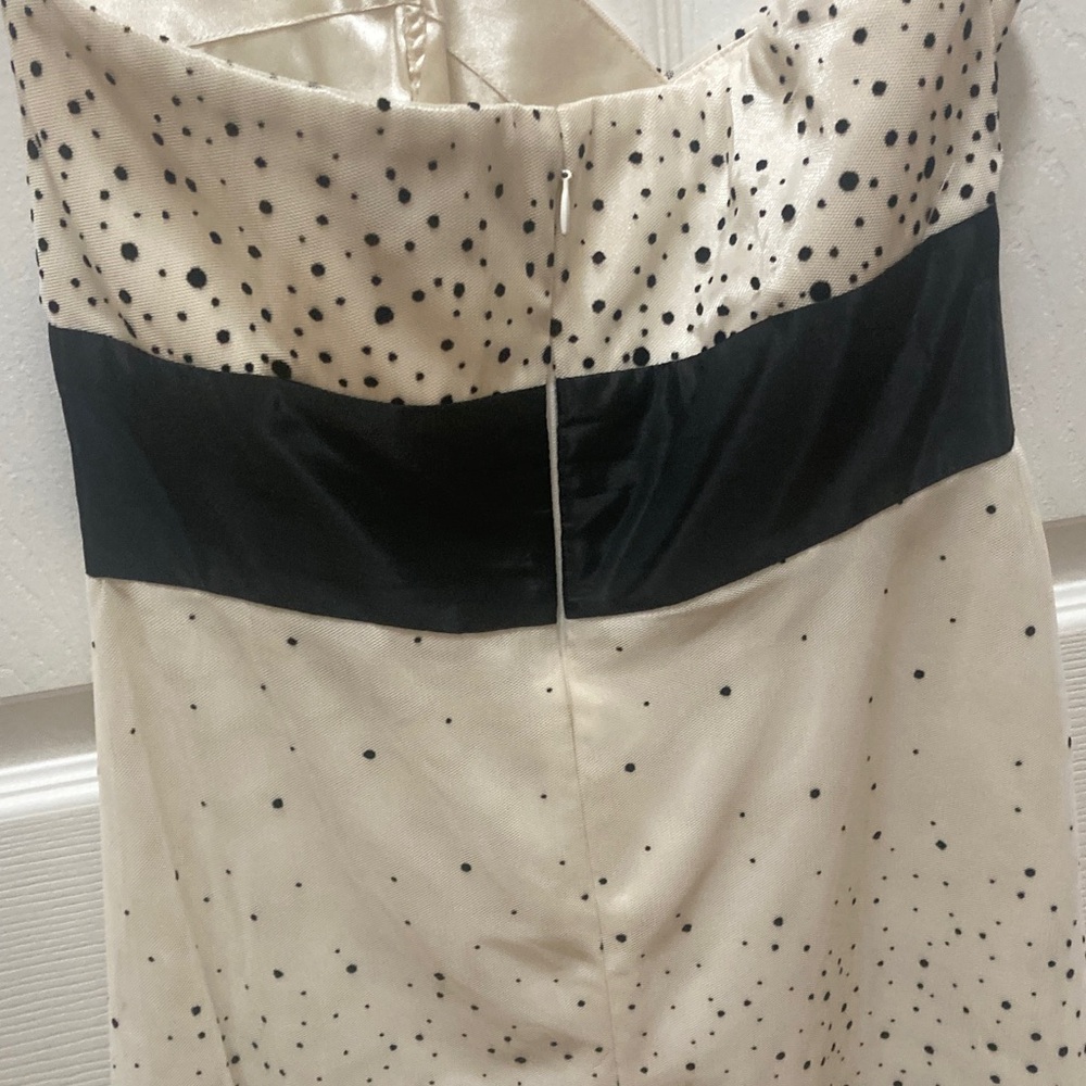 White House Black Market Strapless Cream Dress with Black Dot Print Size 0 - Picture 6 of 9